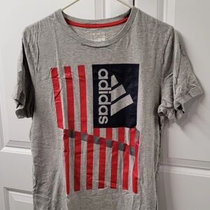 Adidas T-shirt Boys Size: XL 18-20 Flag